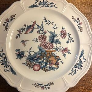 Wedgwood Williamsburg Potpourri Dinner Plate Vintage England